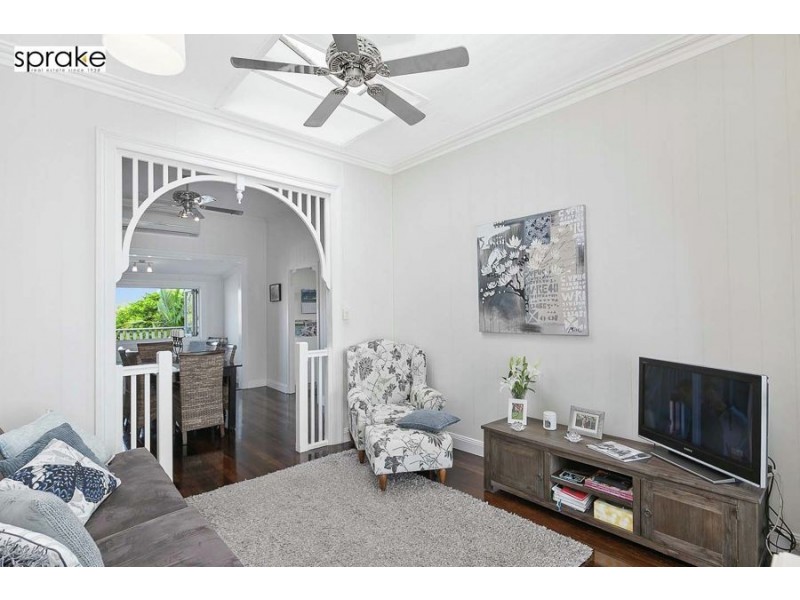 34 Robert Street, Torquay QLD 4655