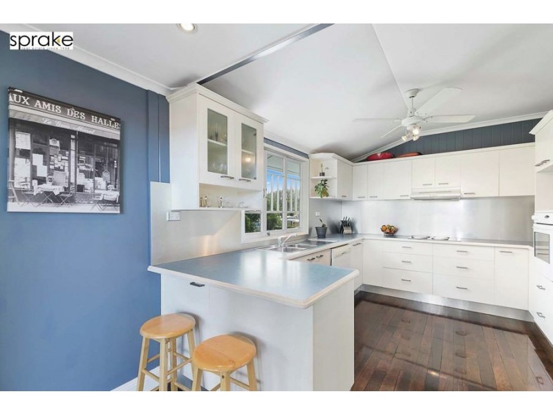 34 Robert Street, Torquay QLD 4655