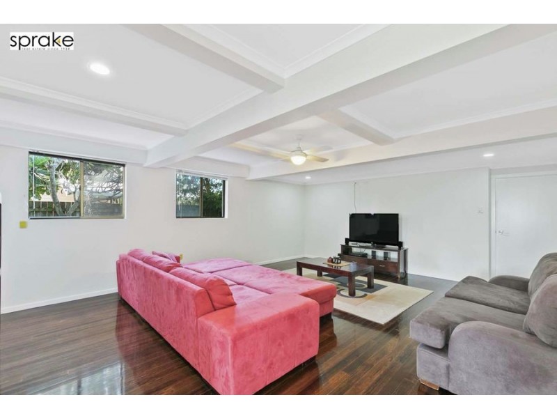 34 Robert Street, Torquay QLD 4655