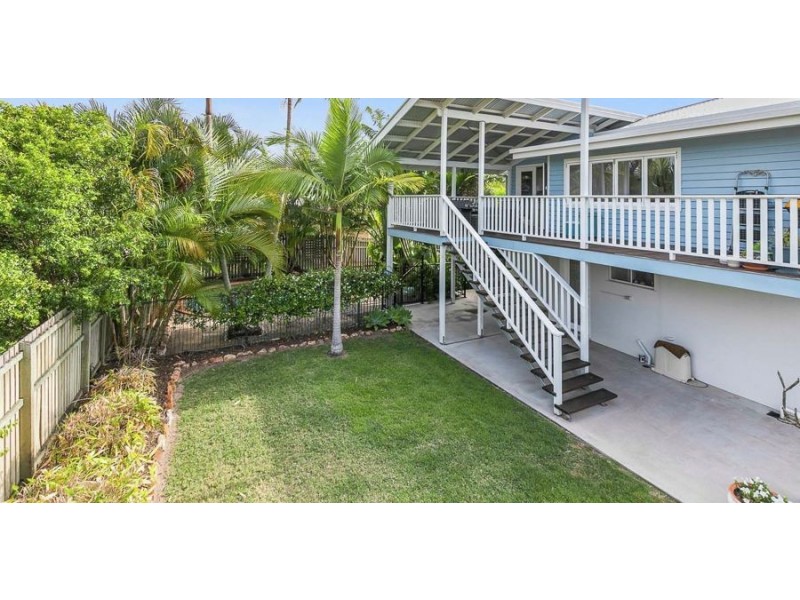 34 Robert Street, Torquay QLD 4655
