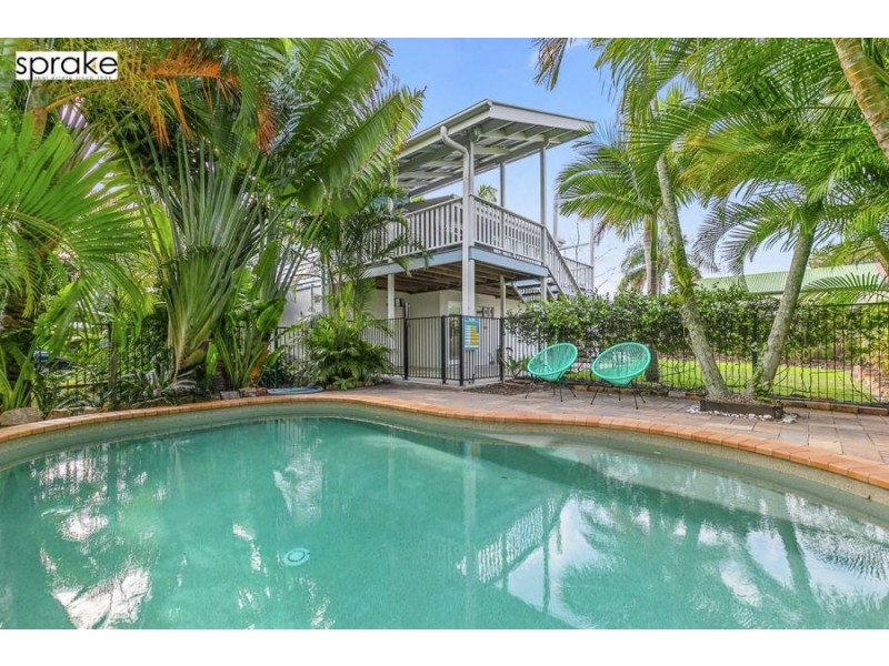 34 Robert Street, Torquay QLD 4655
