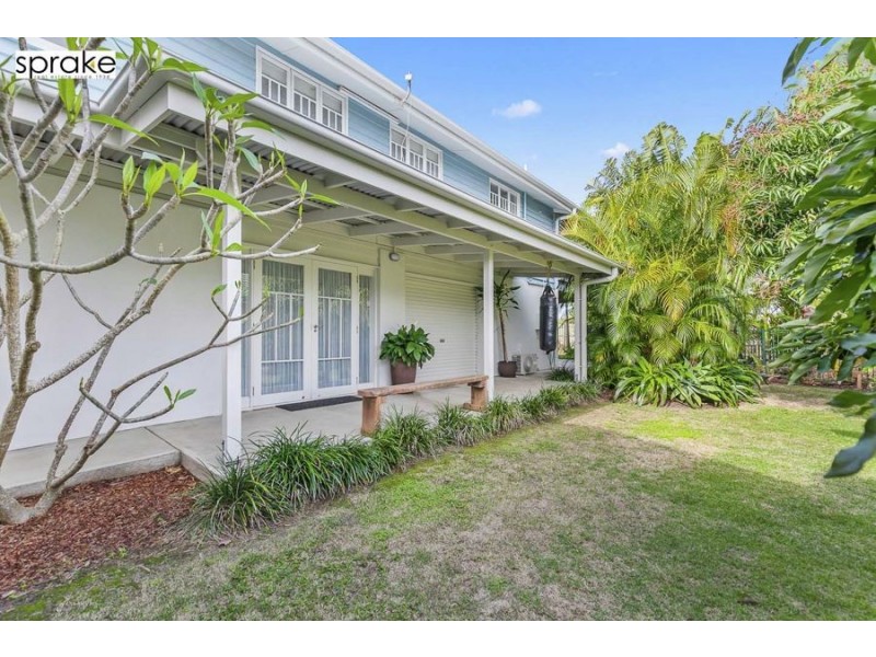 34 Robert Street, Torquay QLD 4655