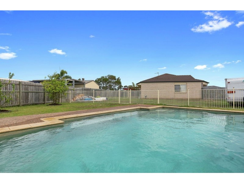 6 Sirius Court, Eli Waters QLD 4655