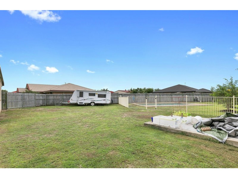 6 Sirius Court, Eli Waters QLD 4655