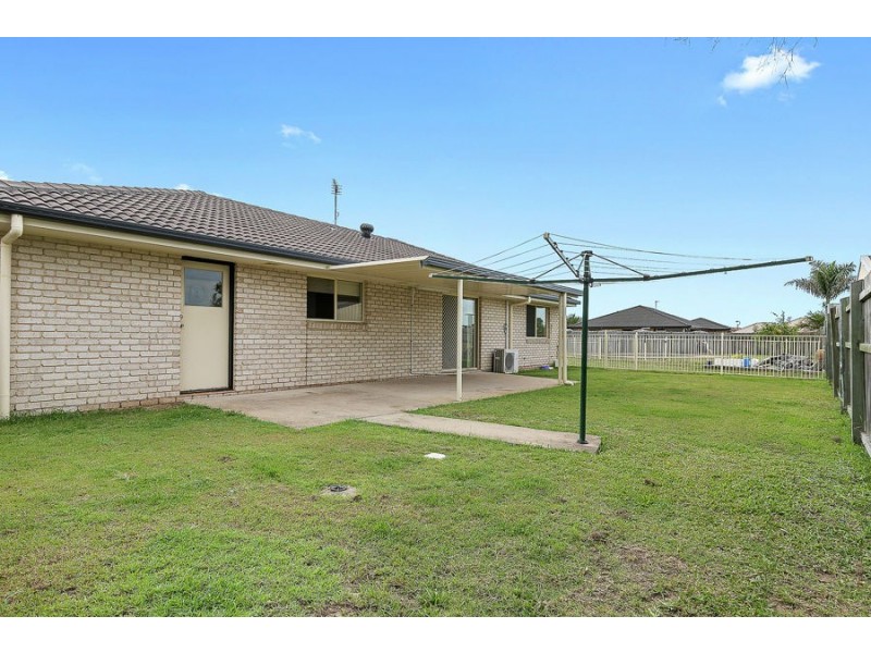 6 Sirius Court, Eli Waters QLD 4655