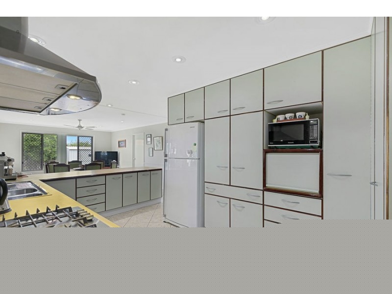 54 Wattle Street, Point Vernon QLD 4655