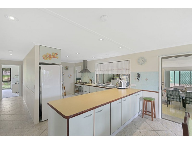 54 Wattle Street, Point Vernon QLD 4655