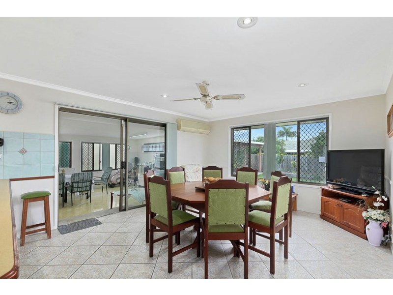 54 Wattle Street, Point Vernon QLD 4655