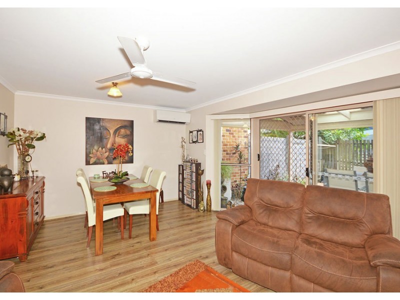 4/7 Hervey Street, Scarness QLD 4655