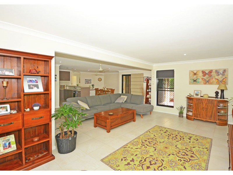 24 Parraweena Court, Point Vernon QLD 4655