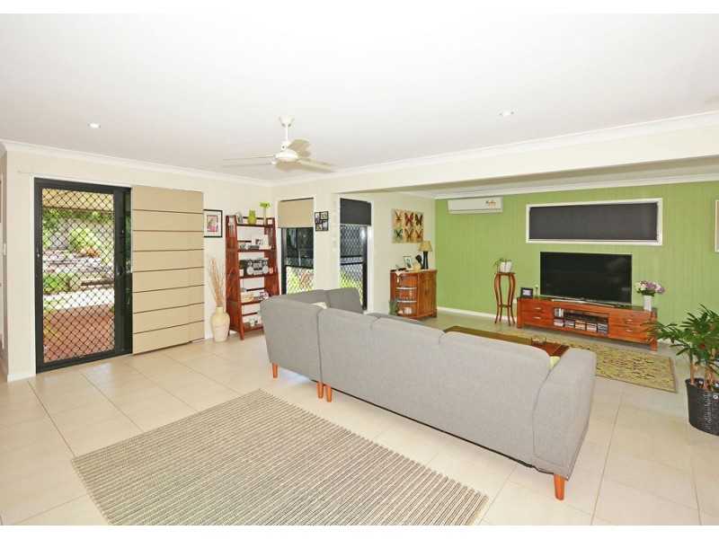 24 Parraweena Court, Point Vernon QLD 4655