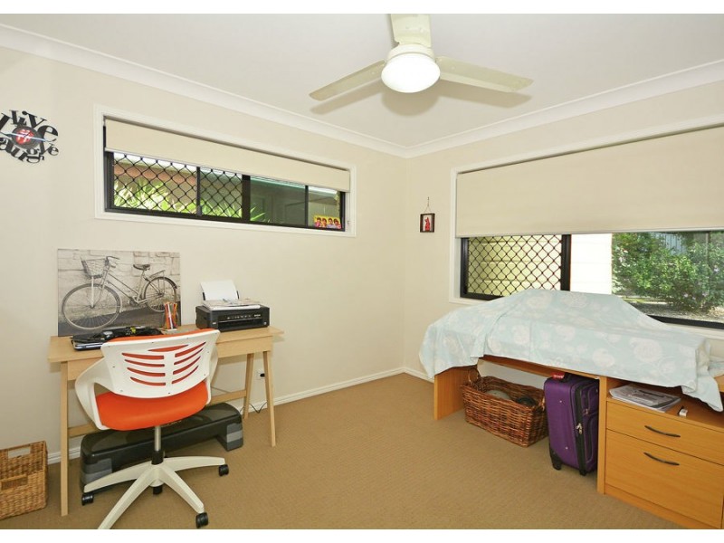 24 Parraweena Court, Point Vernon QLD 4655