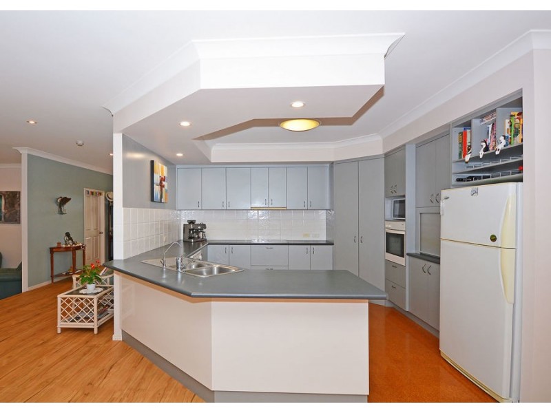 9 Montrose Close, Point Vernon QLD 4655