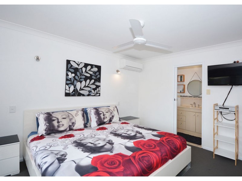 1 Greenway Drive, Pialba QLD 4655