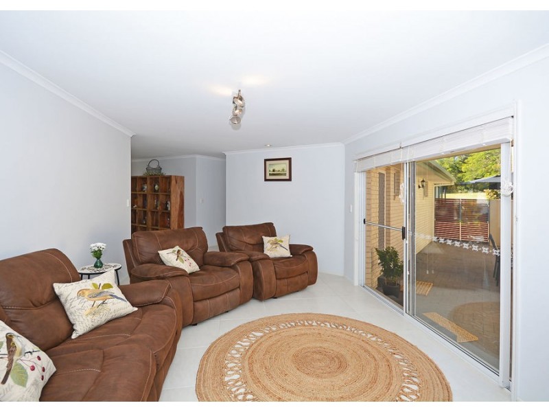 4 Tudor Avenue, Urraween QLD 4655