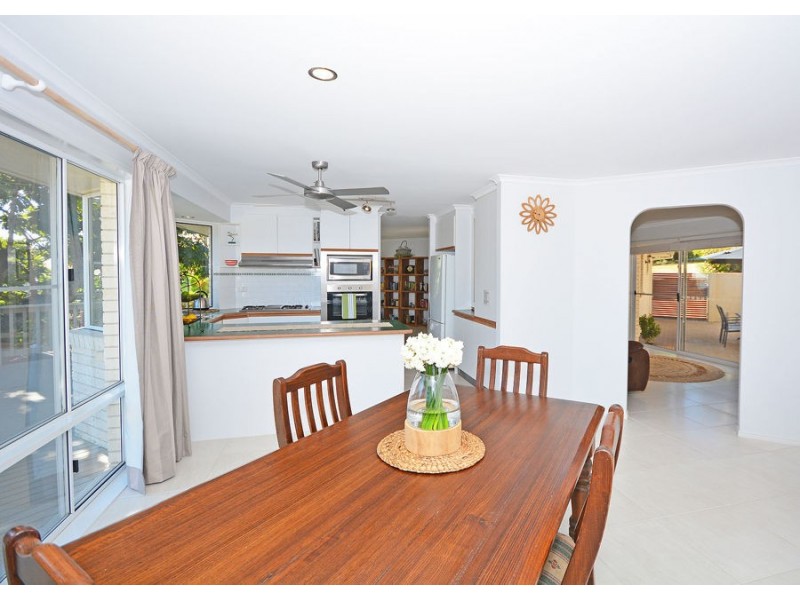 4 Tudor Avenue, Urraween QLD 4655