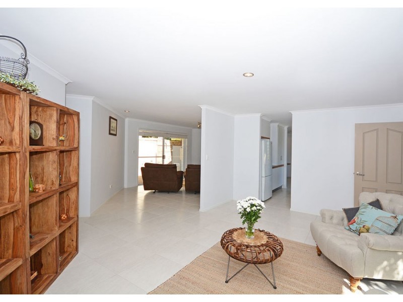 4 Tudor Avenue, Urraween QLD 4655