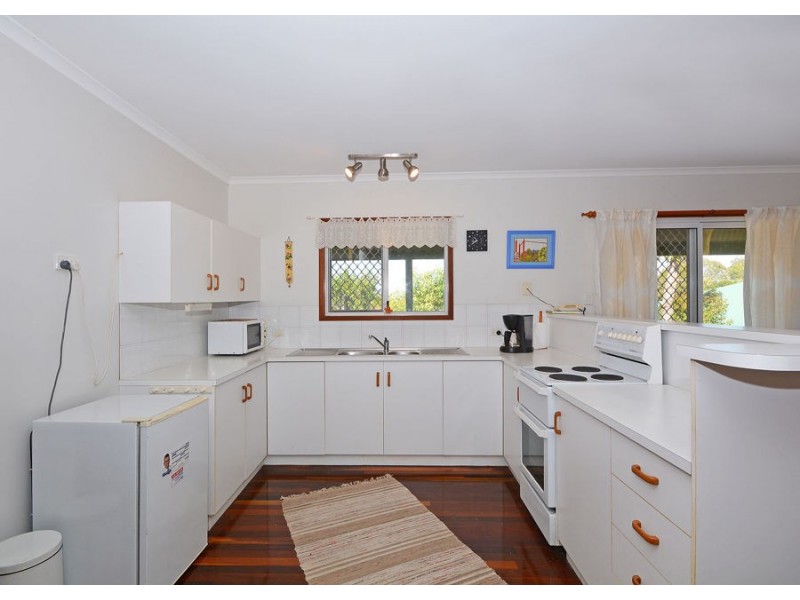 12 Polson Street, Point Vernon QLD 4655