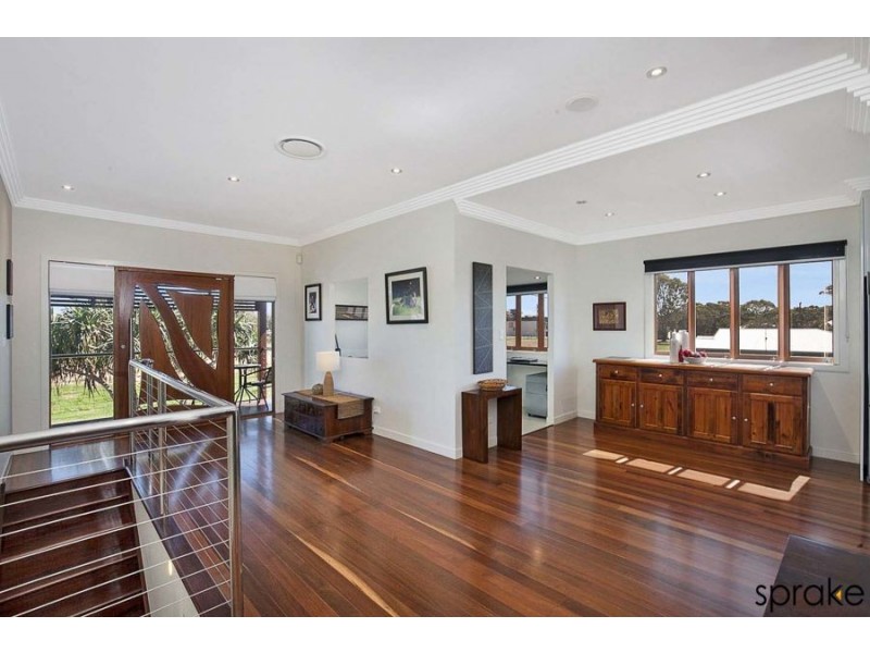16 Pilot Street, Urangan QLD 4655