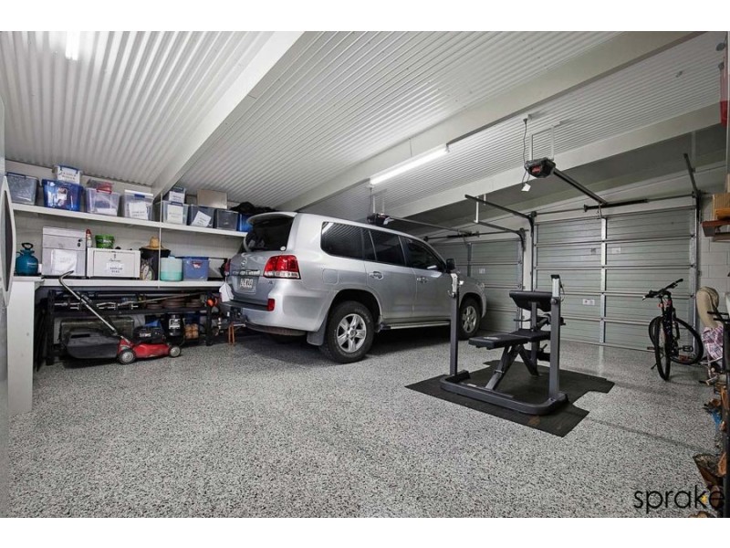 16 Pilot Street, Urangan QLD 4655