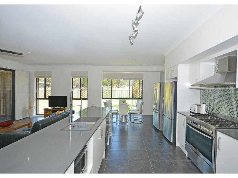 90 Oslove Drive, Booral QLD 4655