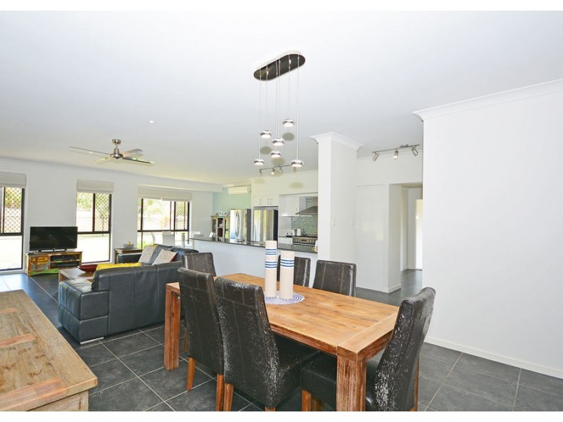 90 Oslove Drive, Booral QLD 4655