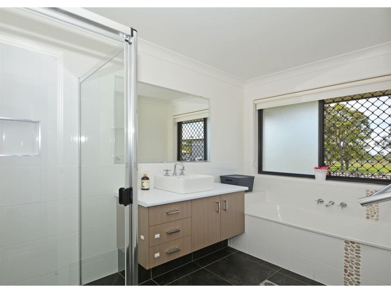 90 Oslove Drive, Booral QLD 4655