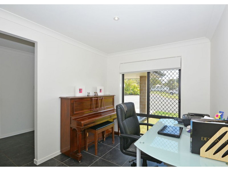 90 Oslove Drive, Booral QLD 4655