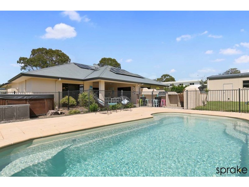 2/34 Hughes Road, Urangan QLD 4655