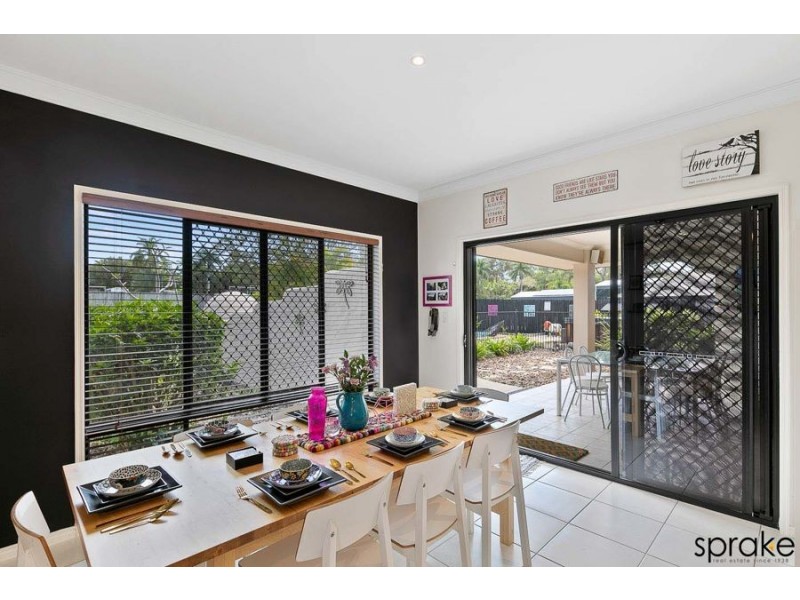 2/34 Hughes Road, Urangan QLD 4655