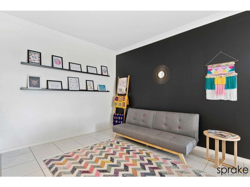 2/34 Hughes Road, Urangan QLD 4655