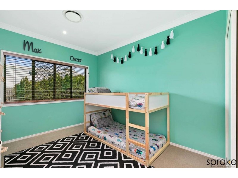 2/34 Hughes Road, Urangan QLD 4655