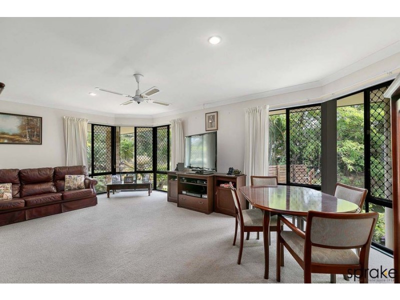 32 Sempfs Road, Dundowran Beach QLD 4655