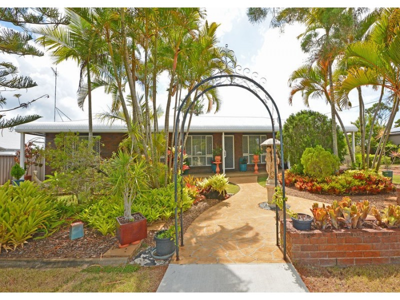 76 Alexander Street, Urangan QLD 4655