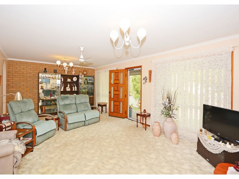 76 Alexander Street, Urangan QLD 4655