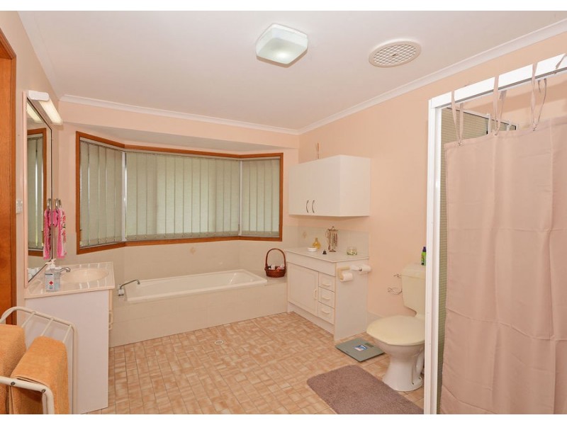 76 Alexander Street, Urangan QLD 4655