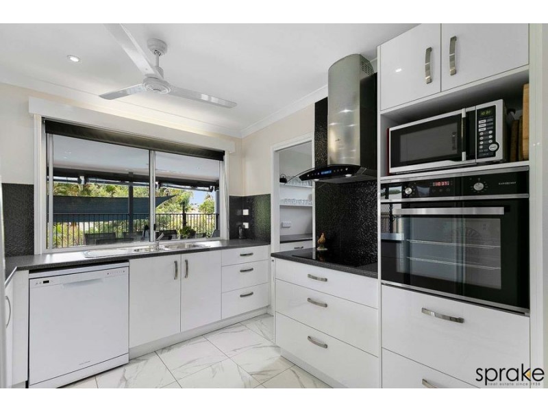 24 Eric Street, Torquay QLD 4655