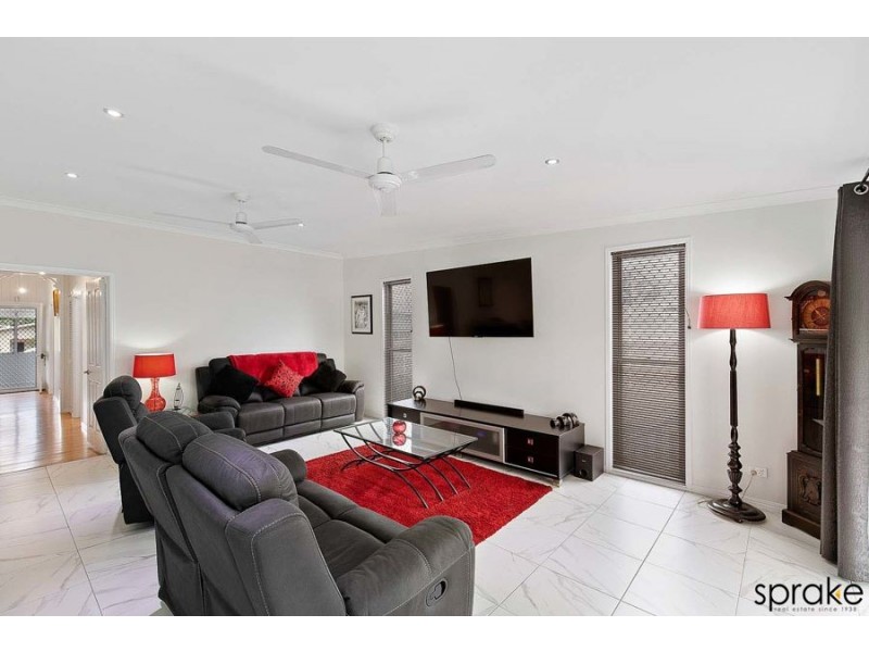 24 Eric Street, Torquay QLD 4655