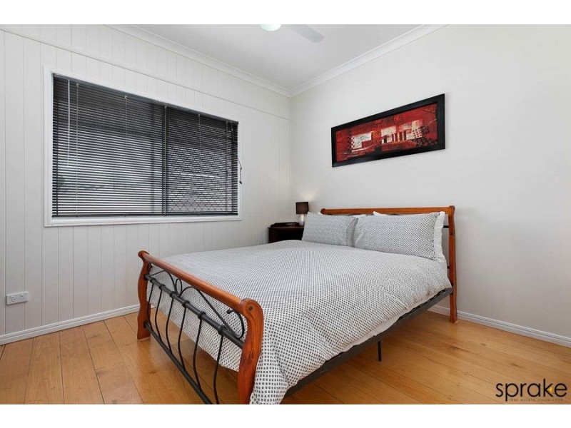 24 Eric Street, Torquay QLD 4655