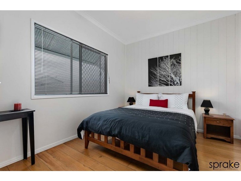 24 Eric Street, Torquay QLD 4655
