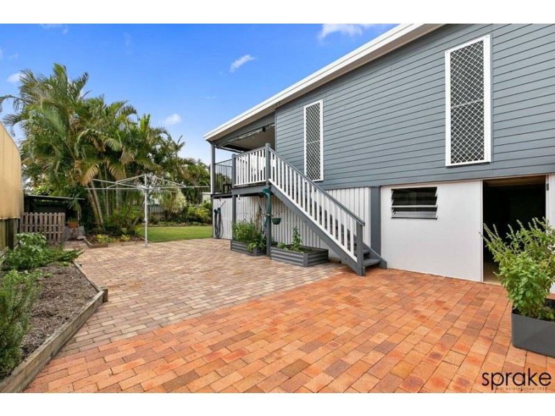 24 Eric Street, Torquay QLD 4655
