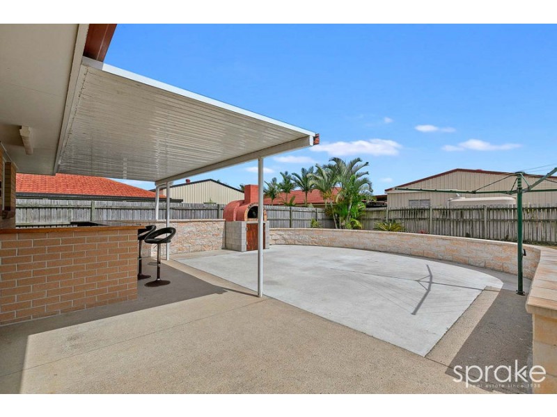 4 Sirius Court, Eli Waters QLD 4655