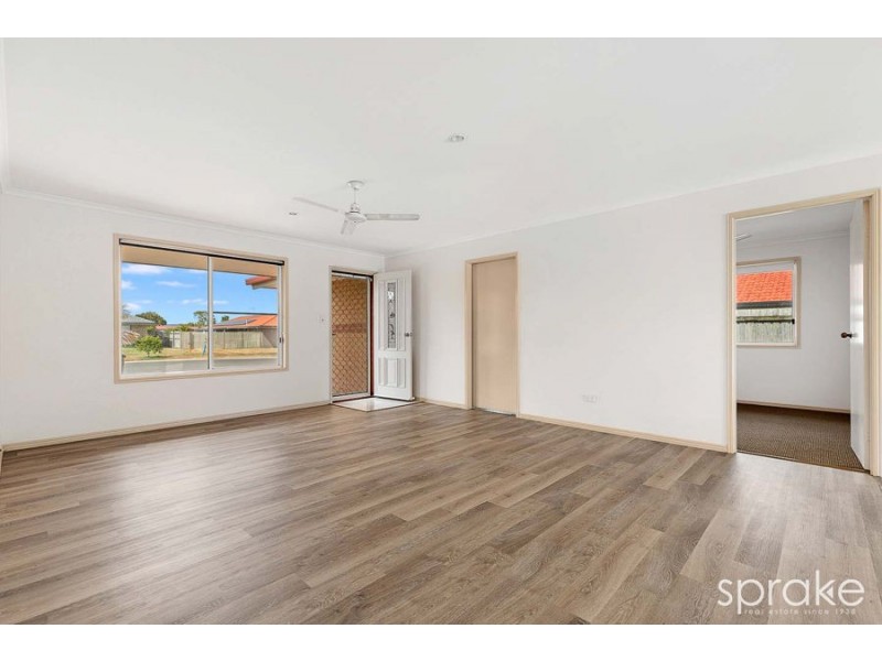 4 Sirius Court, Eli Waters QLD 4655