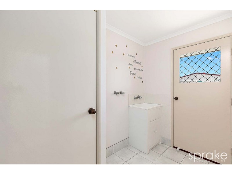 4 Sirius Court, Eli Waters QLD 4655