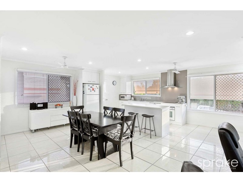 64 Hibiscus Street, Urangan QLD 4655