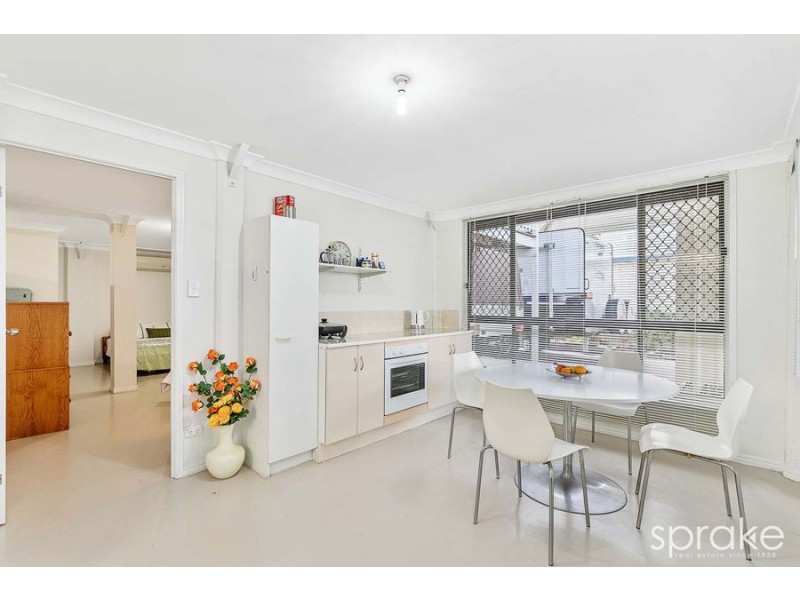 64 Hibiscus Street, Urangan QLD 4655