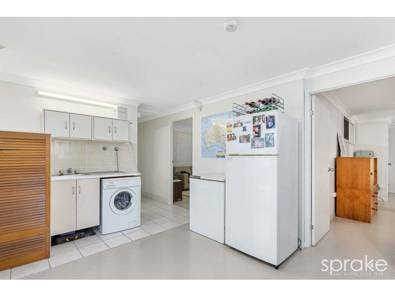 64 Hibiscus Street, Urangan QLD 4655