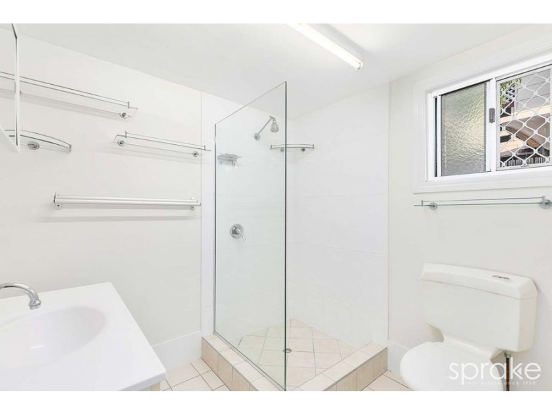 64 Hibiscus Street, Urangan QLD 4655