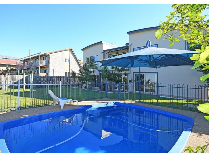 8 Regency Avenue, Urraween QLD 4655