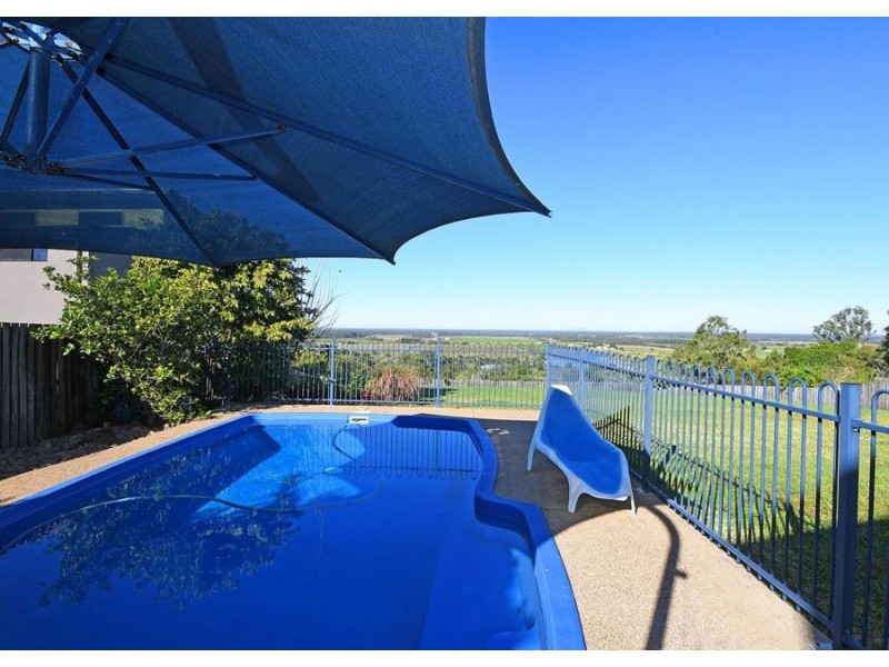 8 Regency Avenue, Urraween QLD 4655